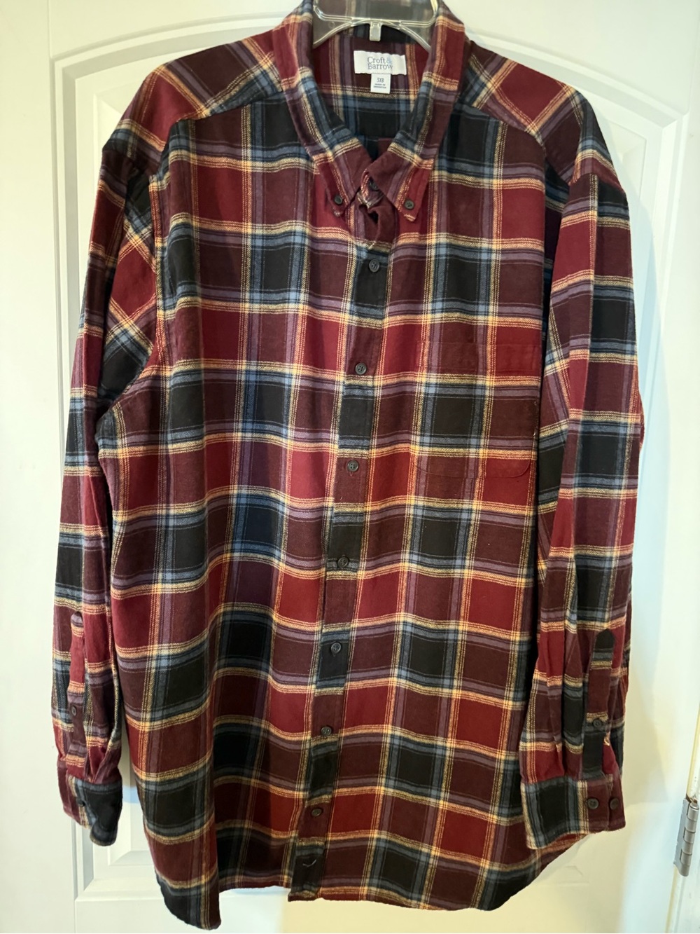 croft & barrow Men’s Burgundy and Black Plaid Button-Down Shirt 3BX